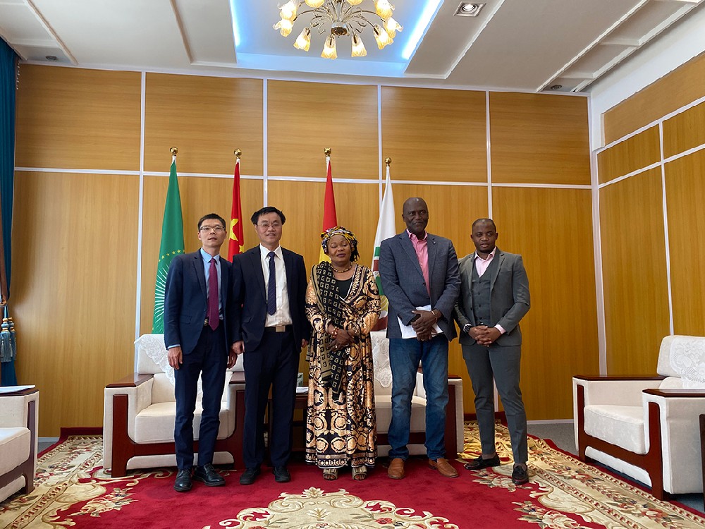 十堰銀鵬興電子科技有限公司拜訪幾內(nèi)亞駐中國(guó)大使館