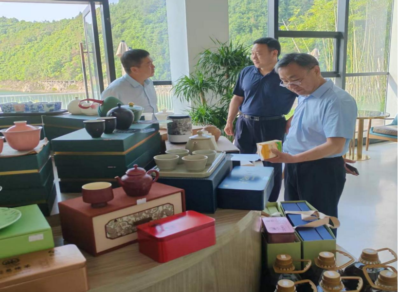 中國農(nóng)墾集團(tuán)考察、背調(diào)十堰銀鵬興電子科技有限公司